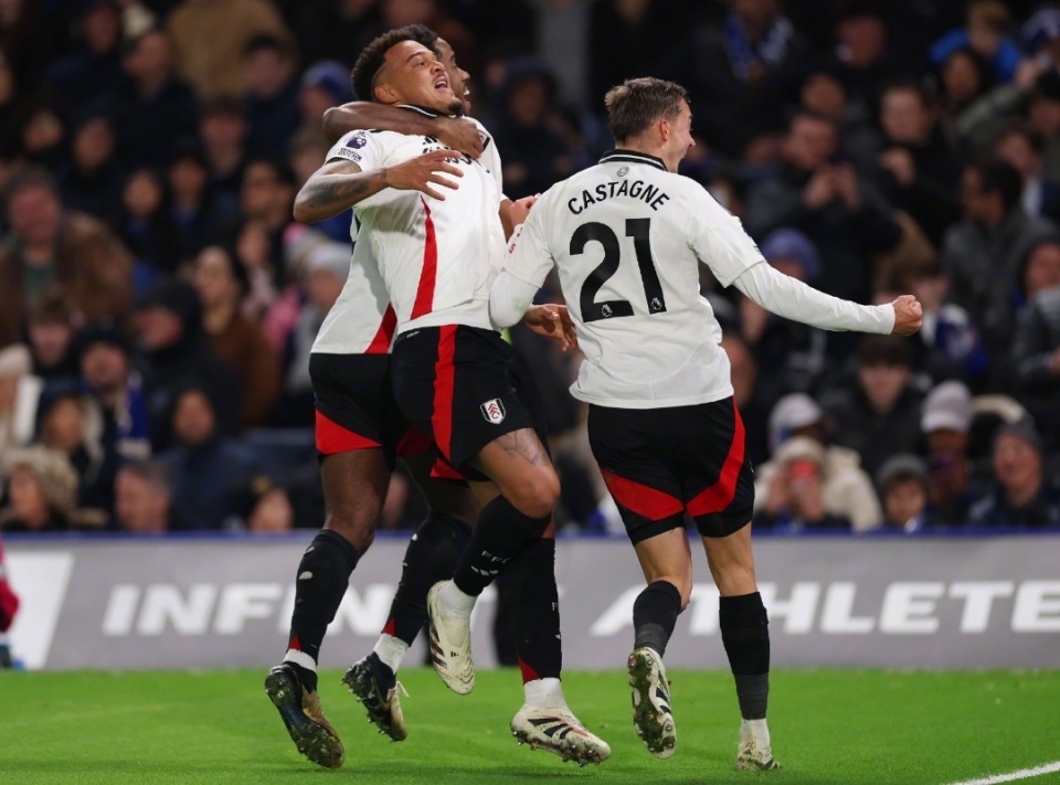 妻子祝贺塞鸟：无比骄傲，你就像一道光照亮了我们全家的生活