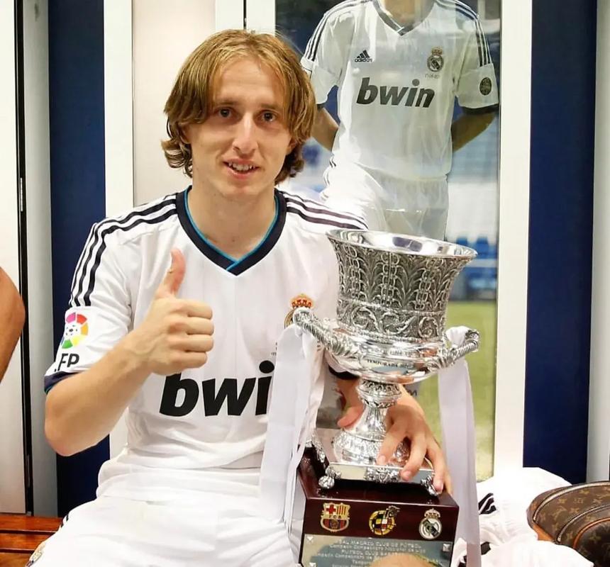 内马尔：我还没考虑未来，但在我心中桑托斯永远在第一位