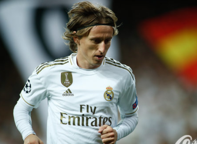 奎因单节21分5助攻0失误创历史，NBA此前仅詹姆斯等3人做到